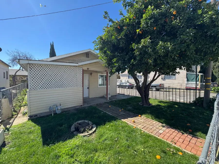 612 Union Street, Isleton, CA 95641 - #2