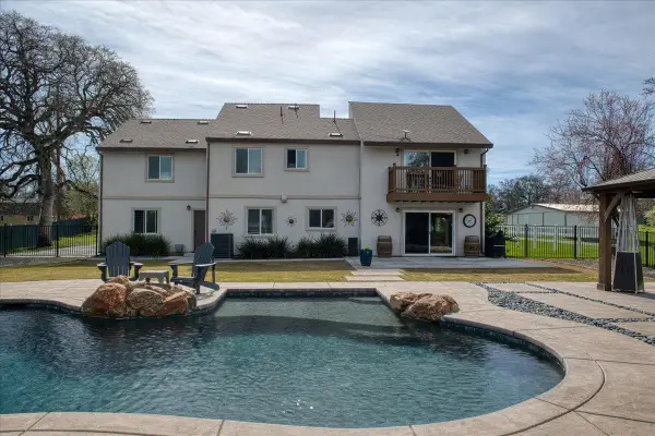 10925 Pickle Barrel, Auburn, CA 95602