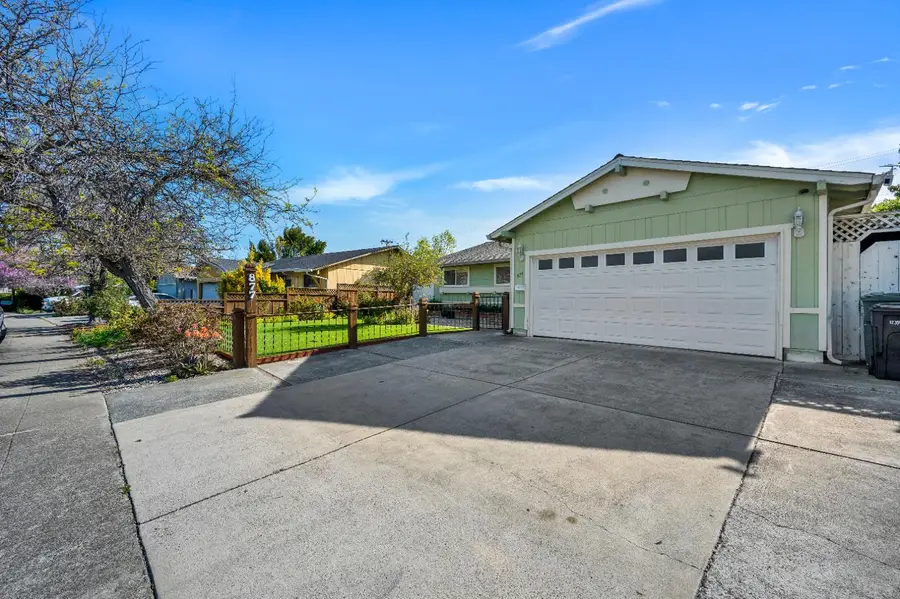 877 San Simeon Drive, Mountain View, CA 94043 - #2