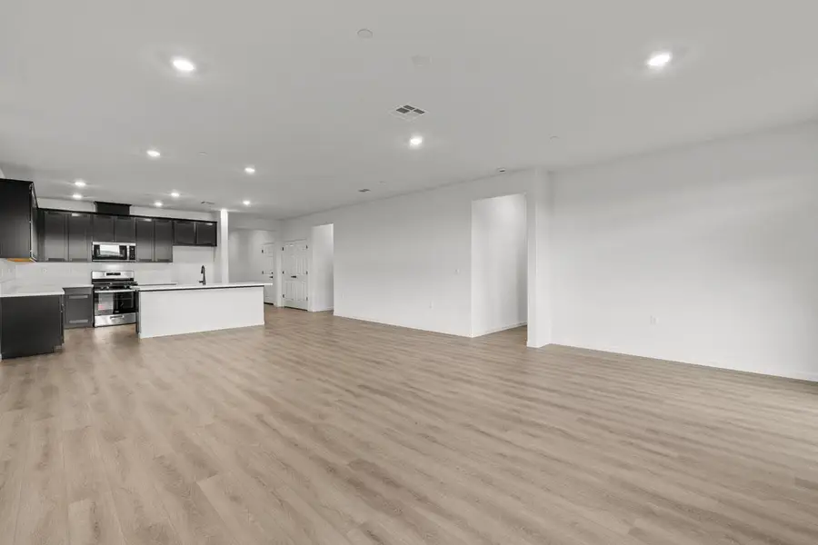 909 Zennor Place, Patterson, CA 95363 - #3