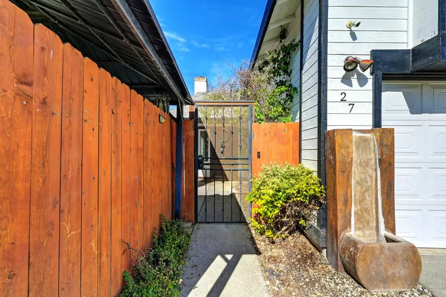 27 Waterfront Court, Sacramento, CA 95831 - #2