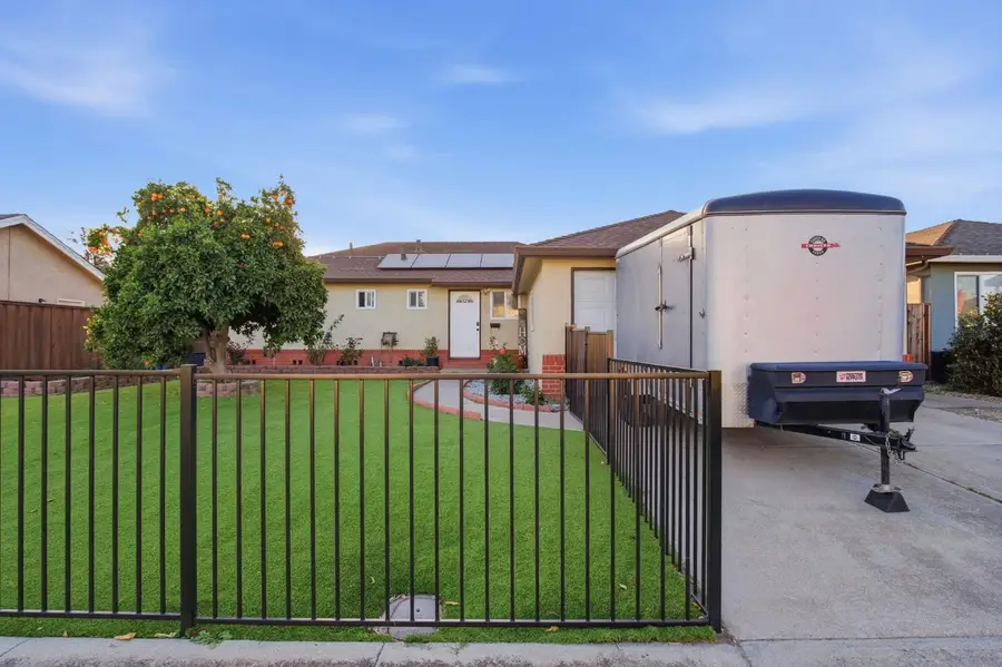 355 Harding Avenue, Manteca, CA 95336 - #2