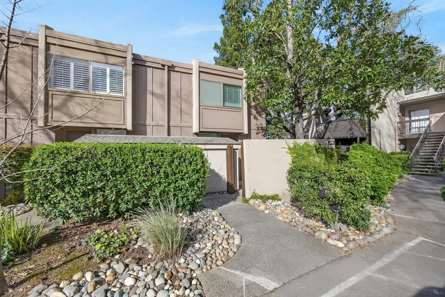 2290 Woodside Lane #1, Sacramento, CA 95825 - #2