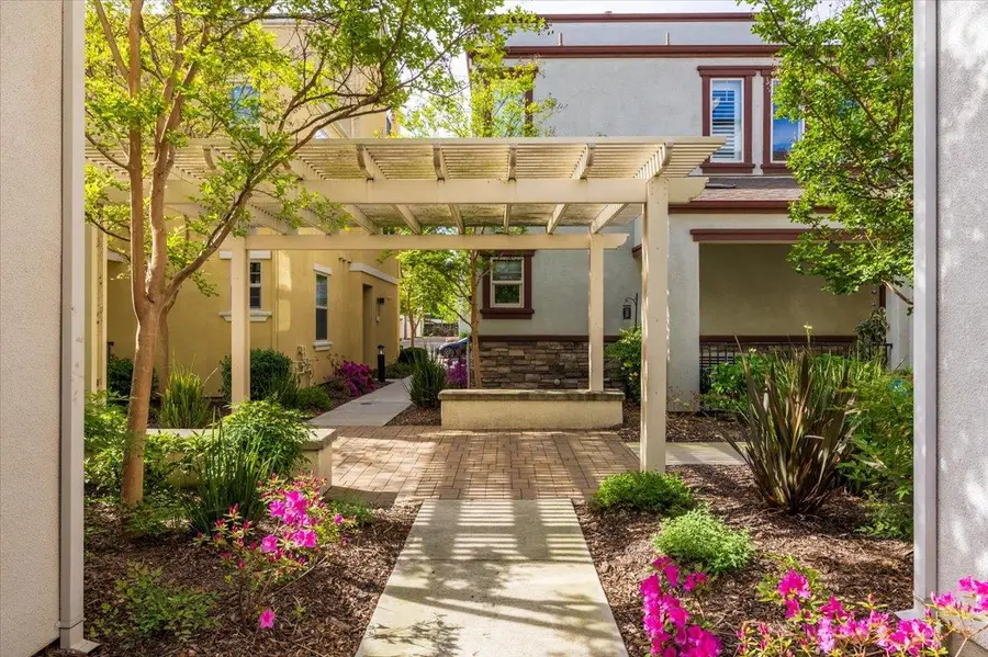 420 Lug Ln #47a, Sacramento, CA 95818 - #3