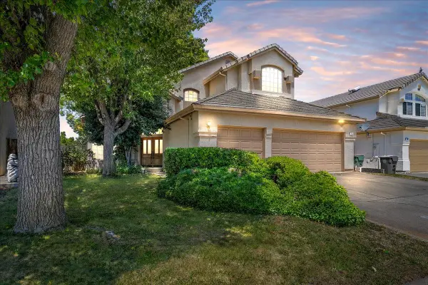 8654 Bluefield Way, Sacramento, CA 95823
