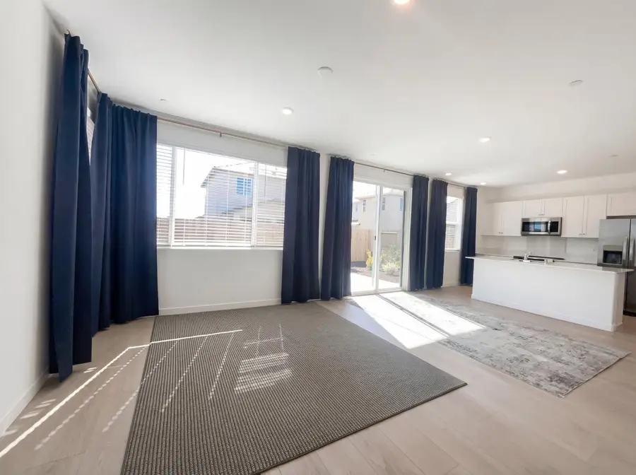 8475 Anker Way, Elk Grove, CA 95757 - #3