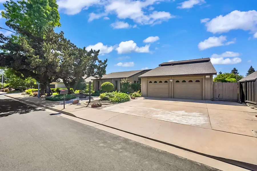 1109 Springcreek Dr, Modesto, CA 95355 - #2