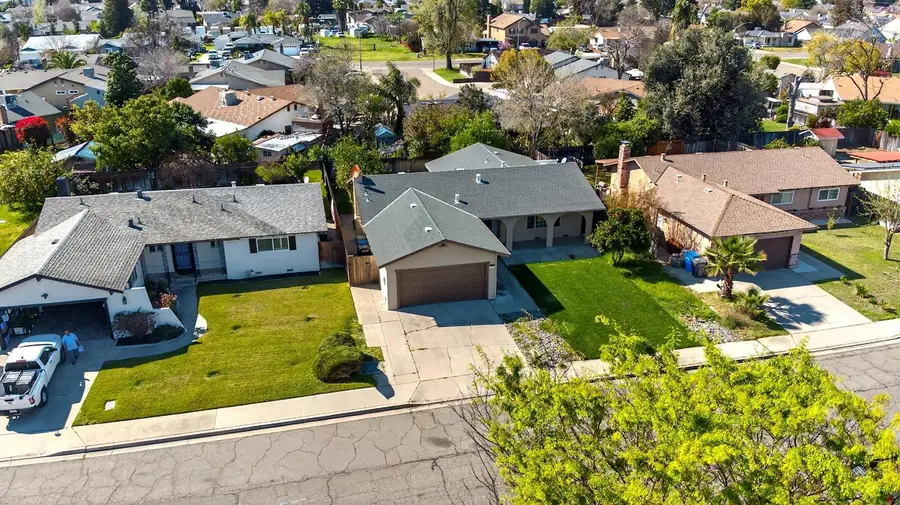 2140 Rochelle Avenue, Turlock, CA 95382 - #2