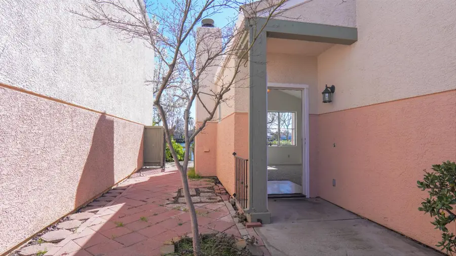 3140 E Laguna Court, Elk Grove, CA 95758 - #3