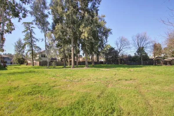 1136 Los Robles Street, Davis, CA 95618