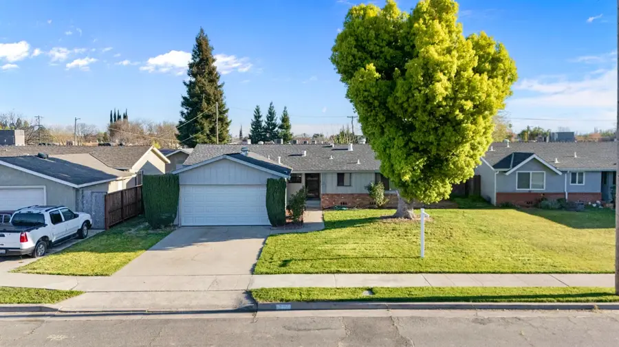 729 Mulberry Avenue, Atwater, CA 95301 - #2