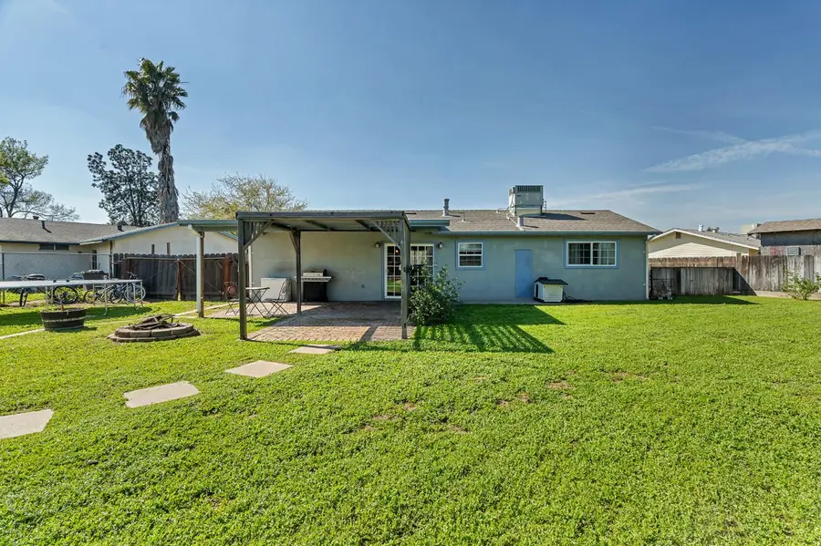 876 Lorenzo Street, Hickman, CA 95323 - #3