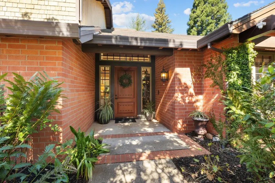 9125 Shady Hollow Way, Fair Oaks, CA 95628 - #3