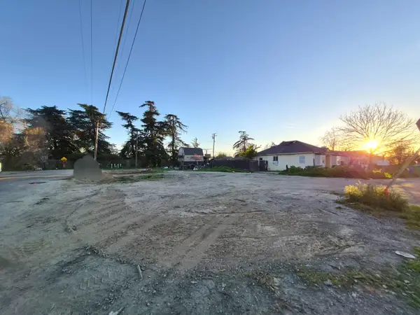 1102 Garden Avenue, Modesto, CA 95351