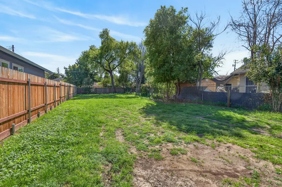 3238 8th Avenue, Sacramento, CA 95817 - #2