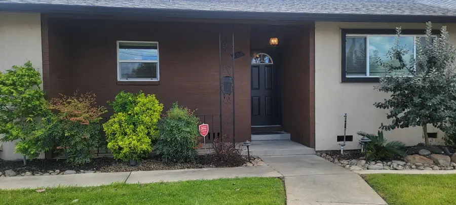 702 Elm Avenue, Galt, CA 95632 - #2