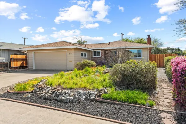 215 Ardmore Avenue, Roseville, CA 95678