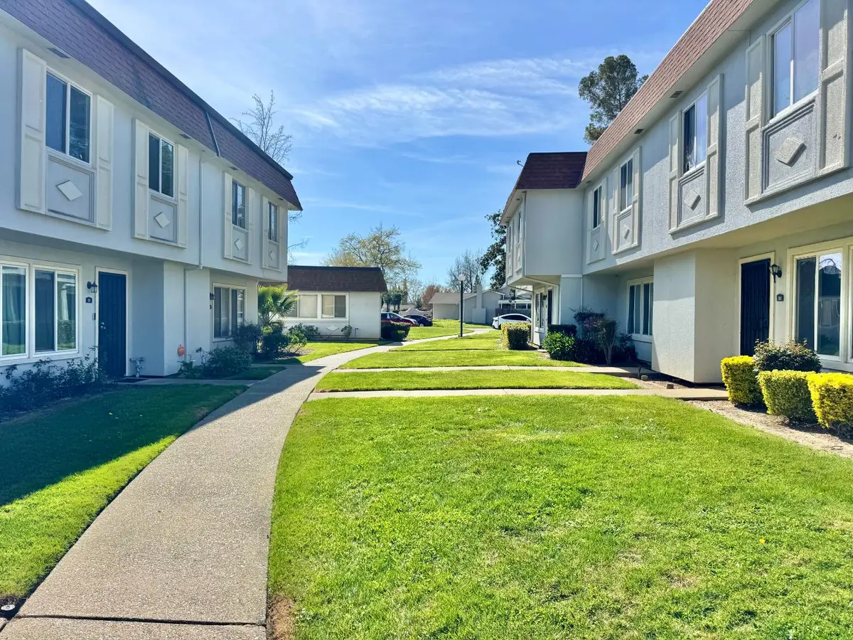 43 Omaha Court, Sacramento, CA 95823 - #1