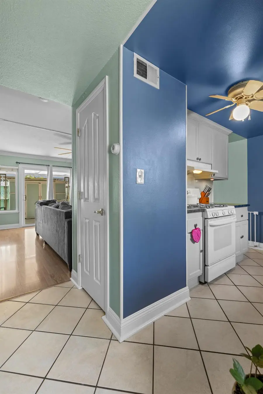 5690 Hillsdale Boulevard, Sacramento, CA 95842 - #3