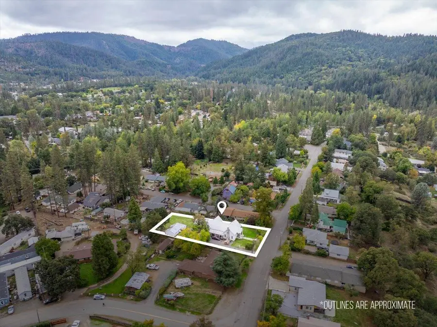 195 Mill St, Weaverville, CA 96093 - #3