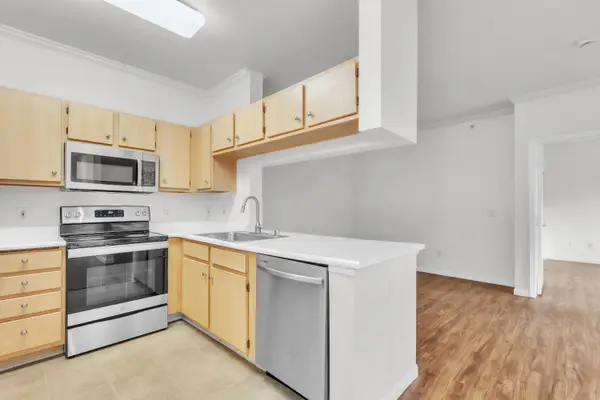 701 Gibson Drive #1213, Roseville, CA 95678