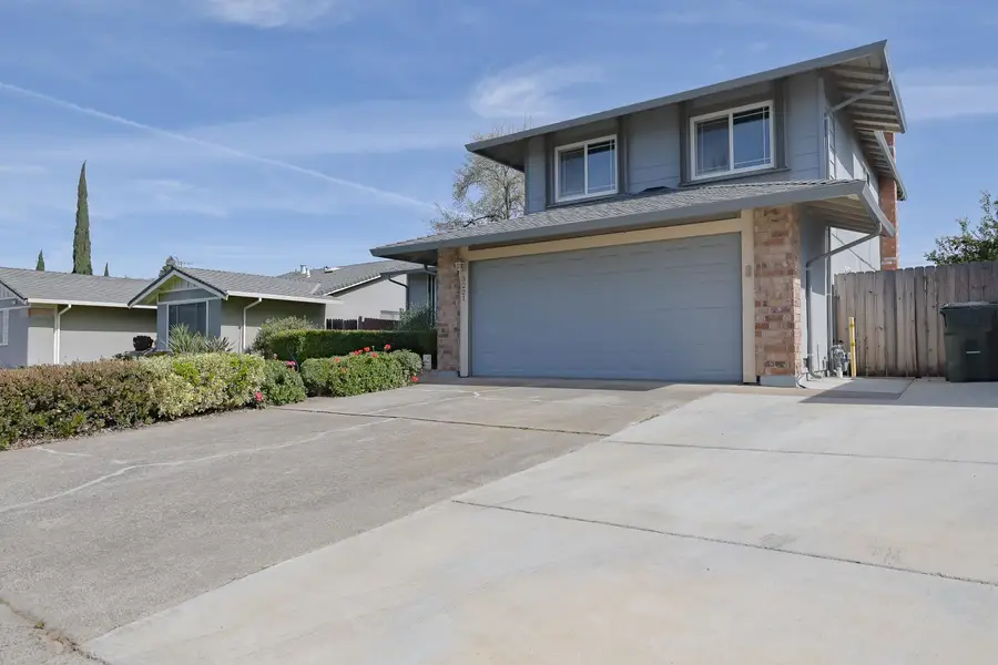 3221 Saturn Drive, Sacramento, CA 95827 - #3
