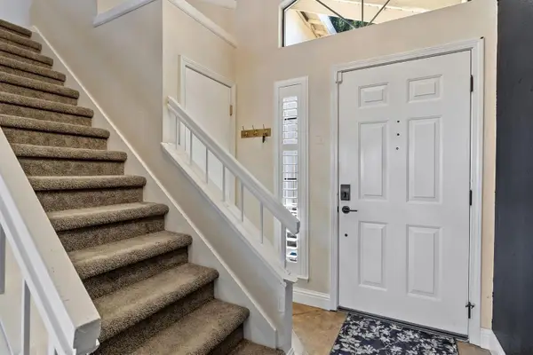 6931 Springmont Drive, Elk Grove, CA 95758