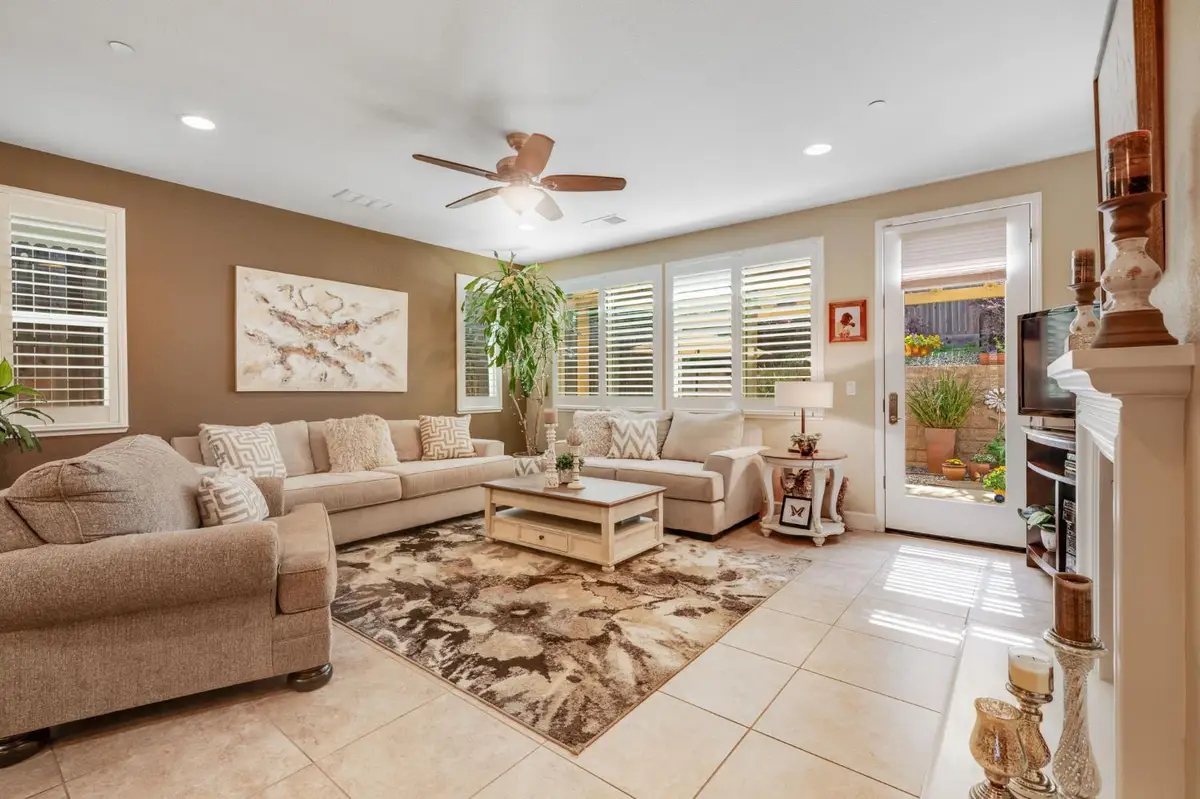 1402 Skibbereen Way, Rocklin, CA 95765 - #1