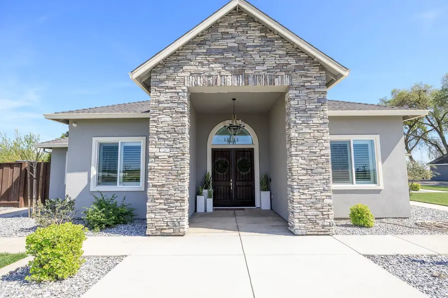 4486 Weir Avenue, Livingston, CA 95334 - #2