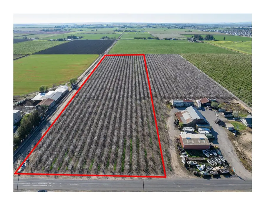 1424 Eucalyptus Avenue, Patterson, CA 95363 - #2