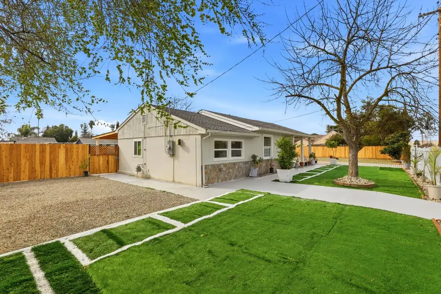 3712 42nd Ave, Sacramento, CA 95824 - #3