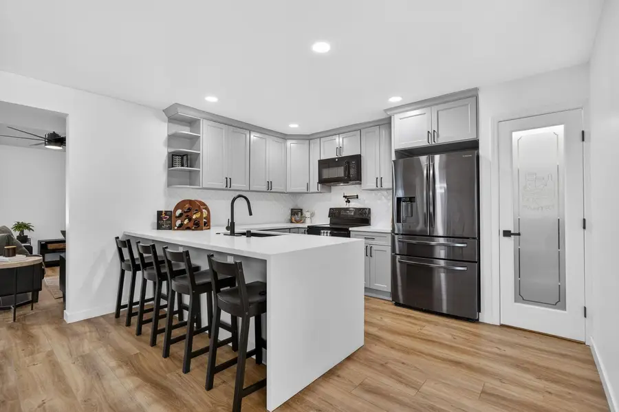 27 Park West Court, Sacramento, CA 95831 - #3