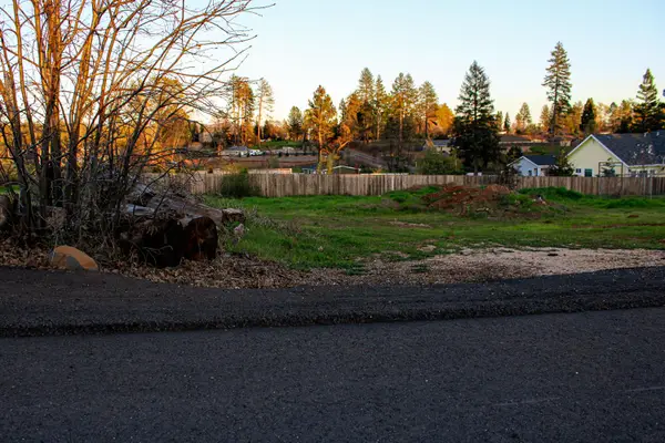 5894 Maxwell Drive, Paradise, CA 95969