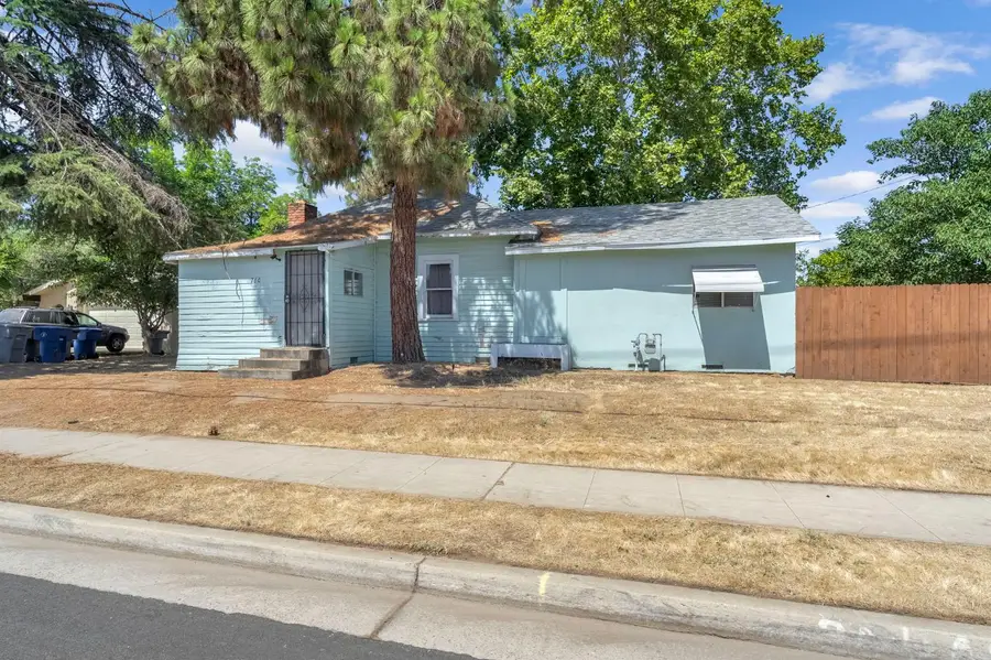 760 Sunnyside Avenue, Clovis, CA 93611 - #2