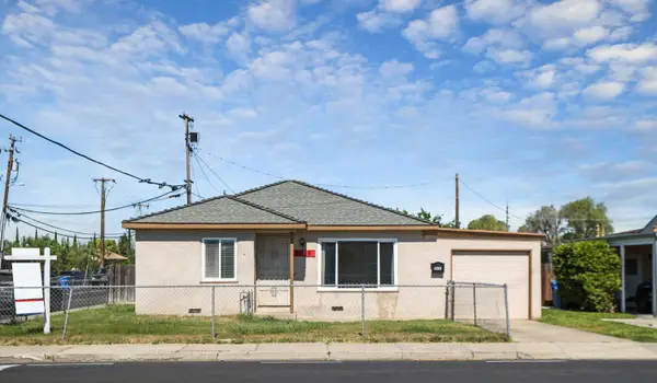 825 W Center Street, Manteca, CA 95337