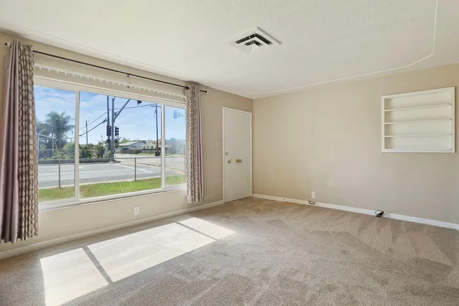 825 W Center Street, Manteca, CA 95337 - #2