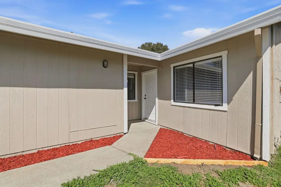 8237 Center Parkway, Sacramento, CA 95823 - #2