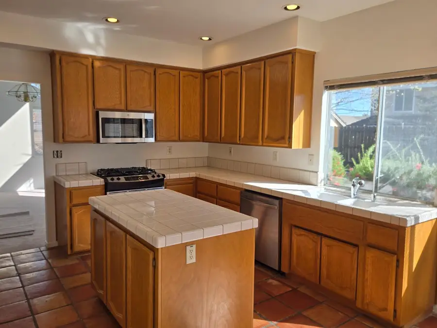 9444 Lockeridge Way, Sacramento, CA 95829 - #3