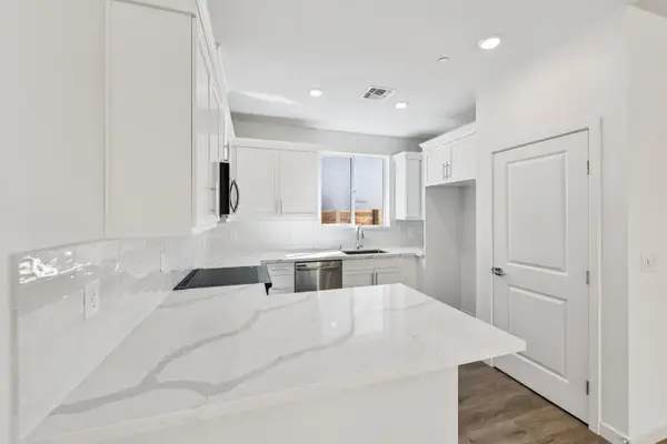 6441 Ventris Walk, Sacramento, CA 95823