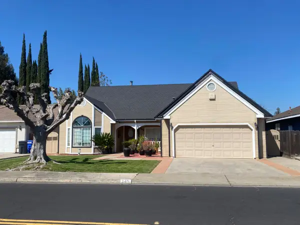 345 Riviera Way, Turlock, CA 95382