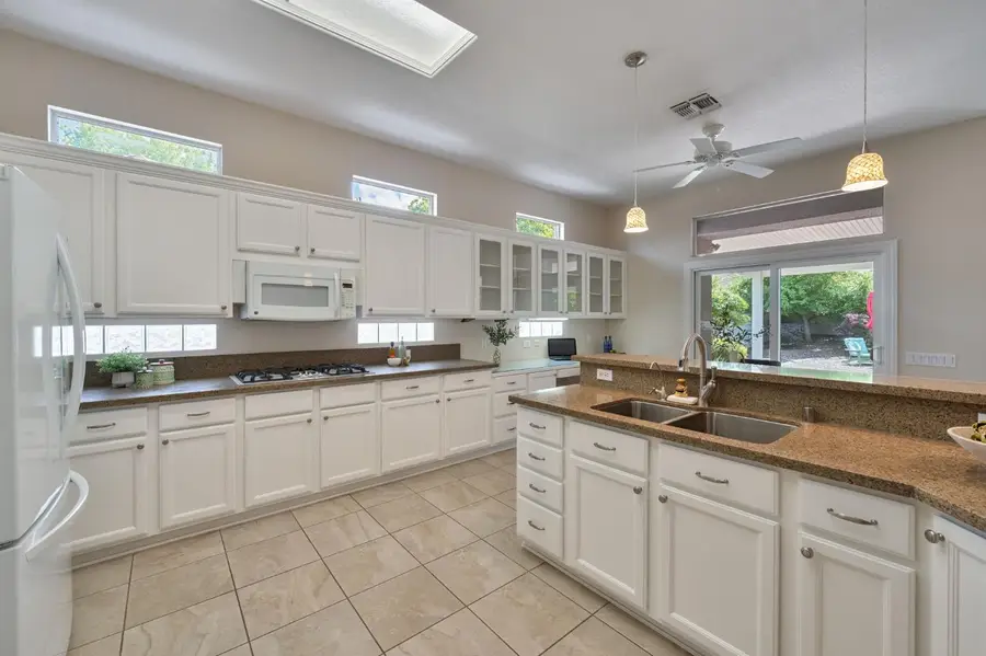 416 Barusch Court, Roseville, CA 95747 - #2