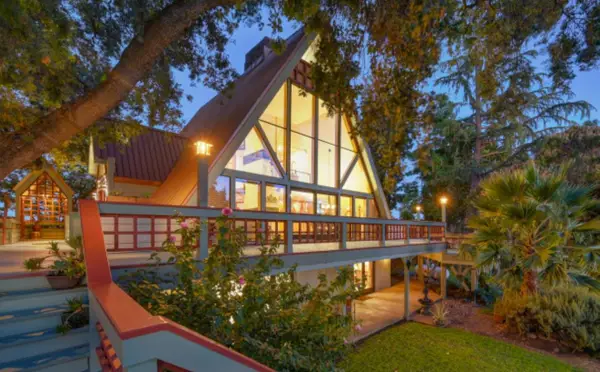 2851 Garden Highway, Sacramento, CA 95833