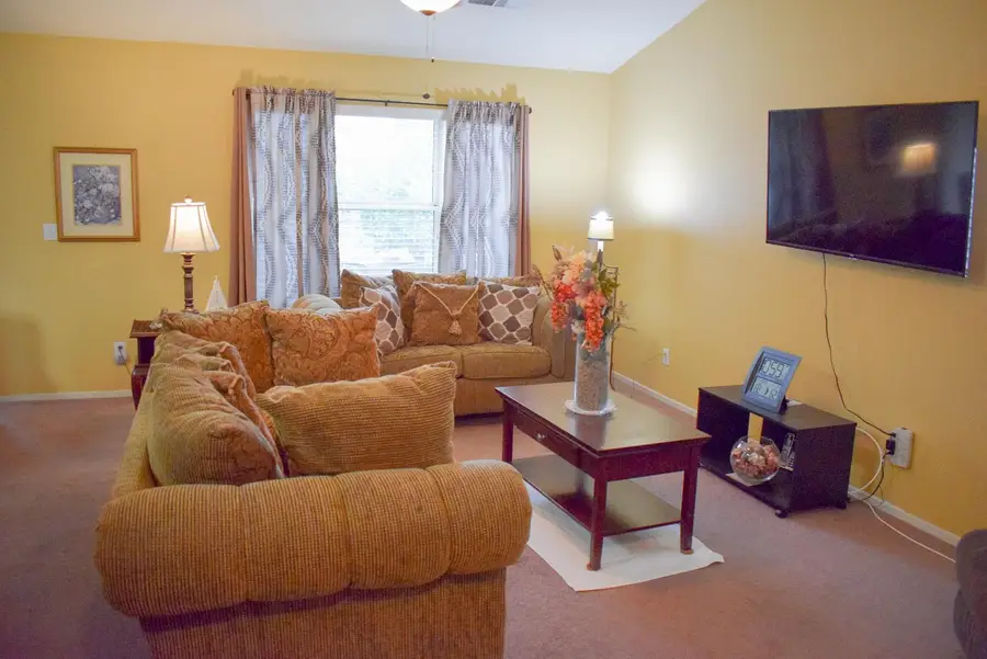 606 Village Drive, Galt, CA 95632 - #2