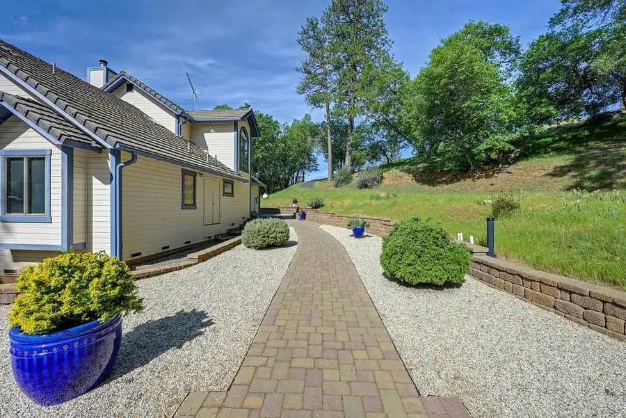 3120 Verde Robles Court, Camino, CA 95709 - #2