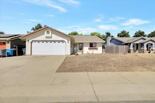 319 River Oaks Drive, Yuba City, CA 95991