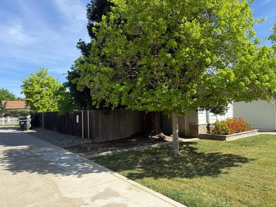 8925 Fredric Avenue, Sacramento, CA 95826 - #3