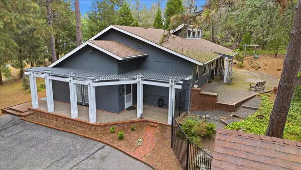 16631 Oscar Drive, Grass Valley, CA 95949