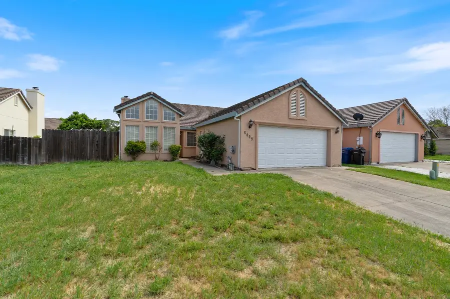 8009 Parkgate Way, Sacramento, CA 95828 - #2