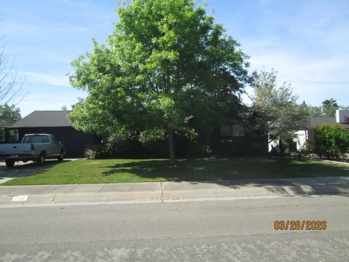 135 S Fairmont Avenue, Lodi, CA 95240 - #1