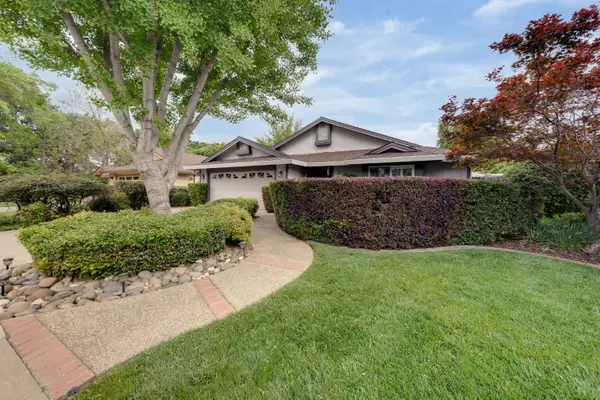 1916 Oak Bluff Way, Sacramento, CA 95833